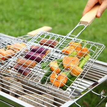 

1Pc Iron Wire Barbecue Grilling Basket BBQ Net Wooden Handle Meat Clip Holder BBQ supplies with wooden handle outdoor picnic