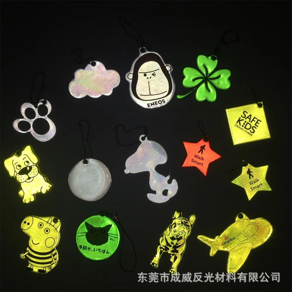 

Dongguan Reflective Products Factory Customizable PVC Environmentally Friendly Reflective Keychain CHILDREN'S School Bags Highli