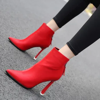 

2019 winter new European and American fashion personality transparent crystal with pointed sexy high heels