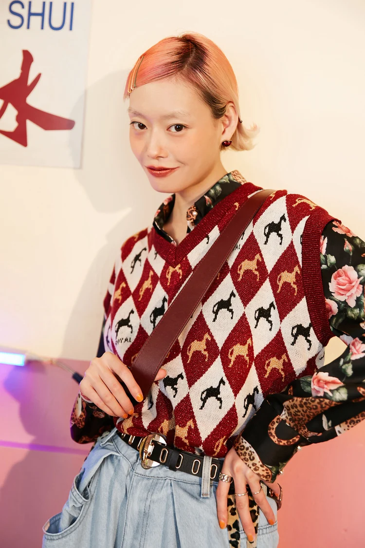 O1CN01JNwW5B2MOh7Ouhn42-362409818