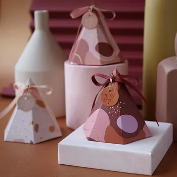 

50pcs Hexagonal Cone Bronzing Candy Box Cardboard Box Wedding Card Box DecorationPaper Gift Box Packaging Event & Party Supplies