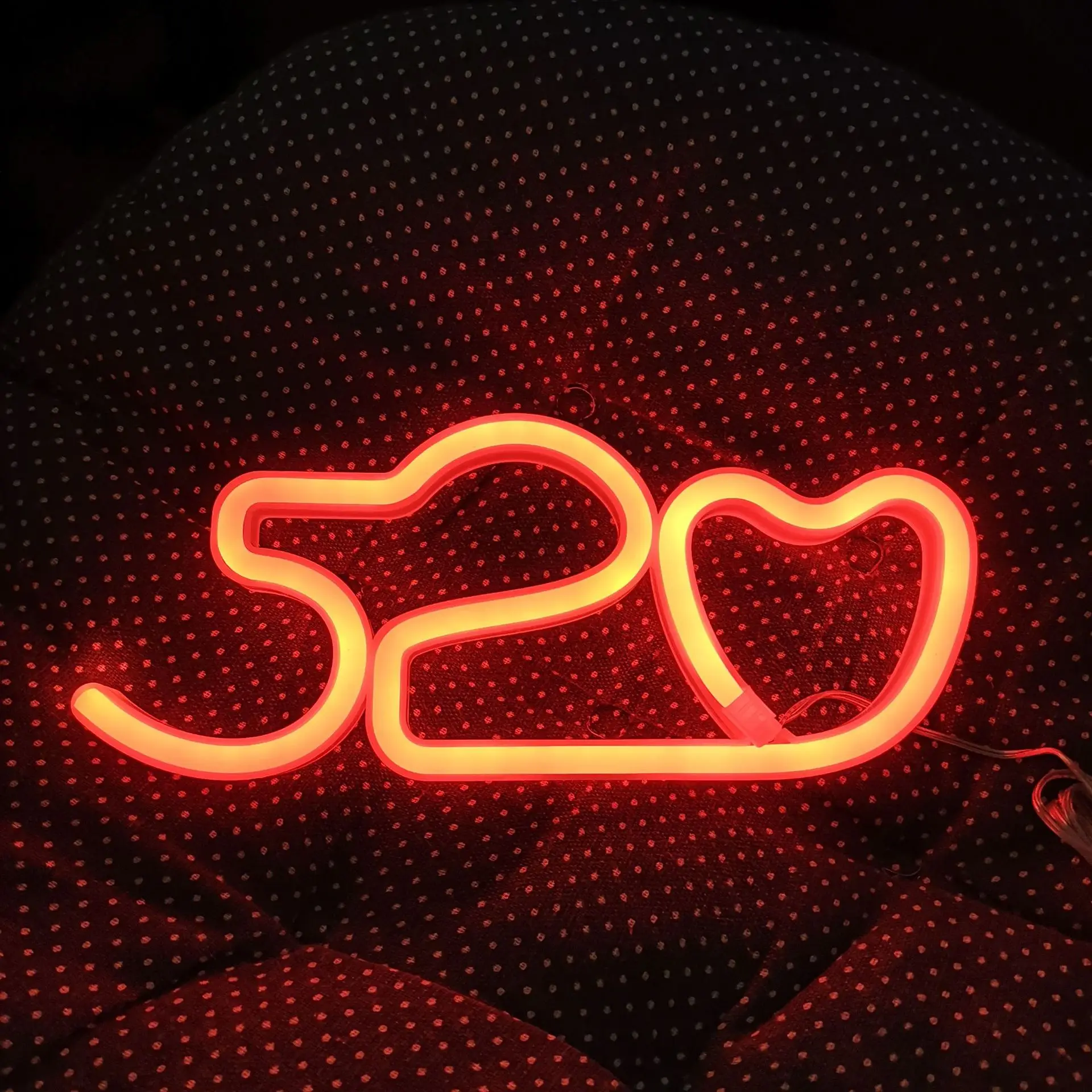 Цветной светодиодный неоновый светильник с изображением губ неоновая вывеска