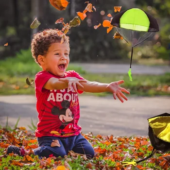

Kids Hand Throwing Colorful Parachute Toy Soldier Outdoor Sports Children Educational Toys