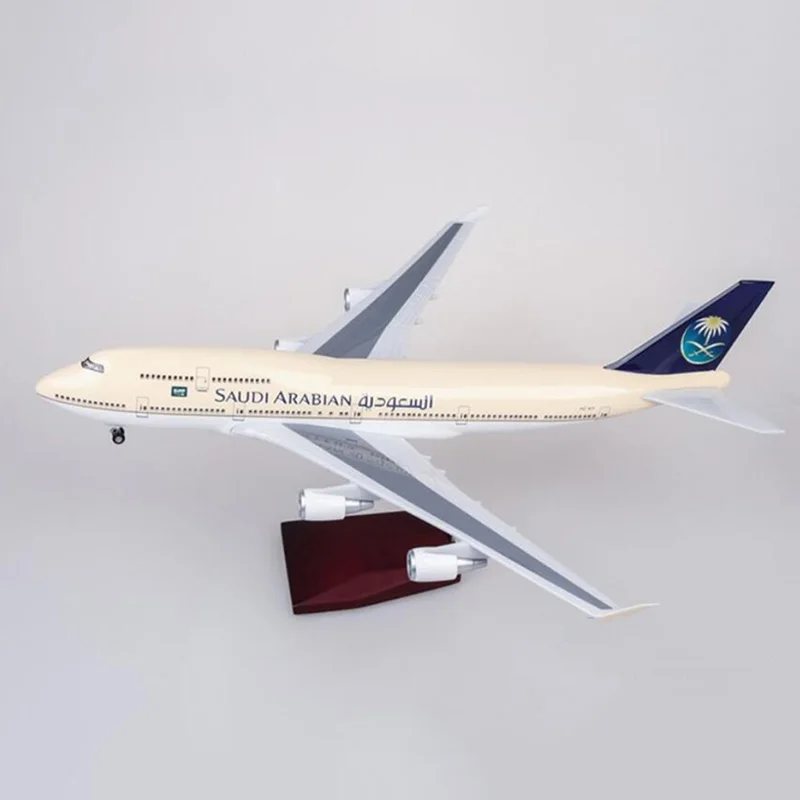 1/150 масштаб 47 см самолет Boeing B747-400 самолет Saudi Airways Arabian Модель W свет и колеса литой под давлением пластиковый самолет