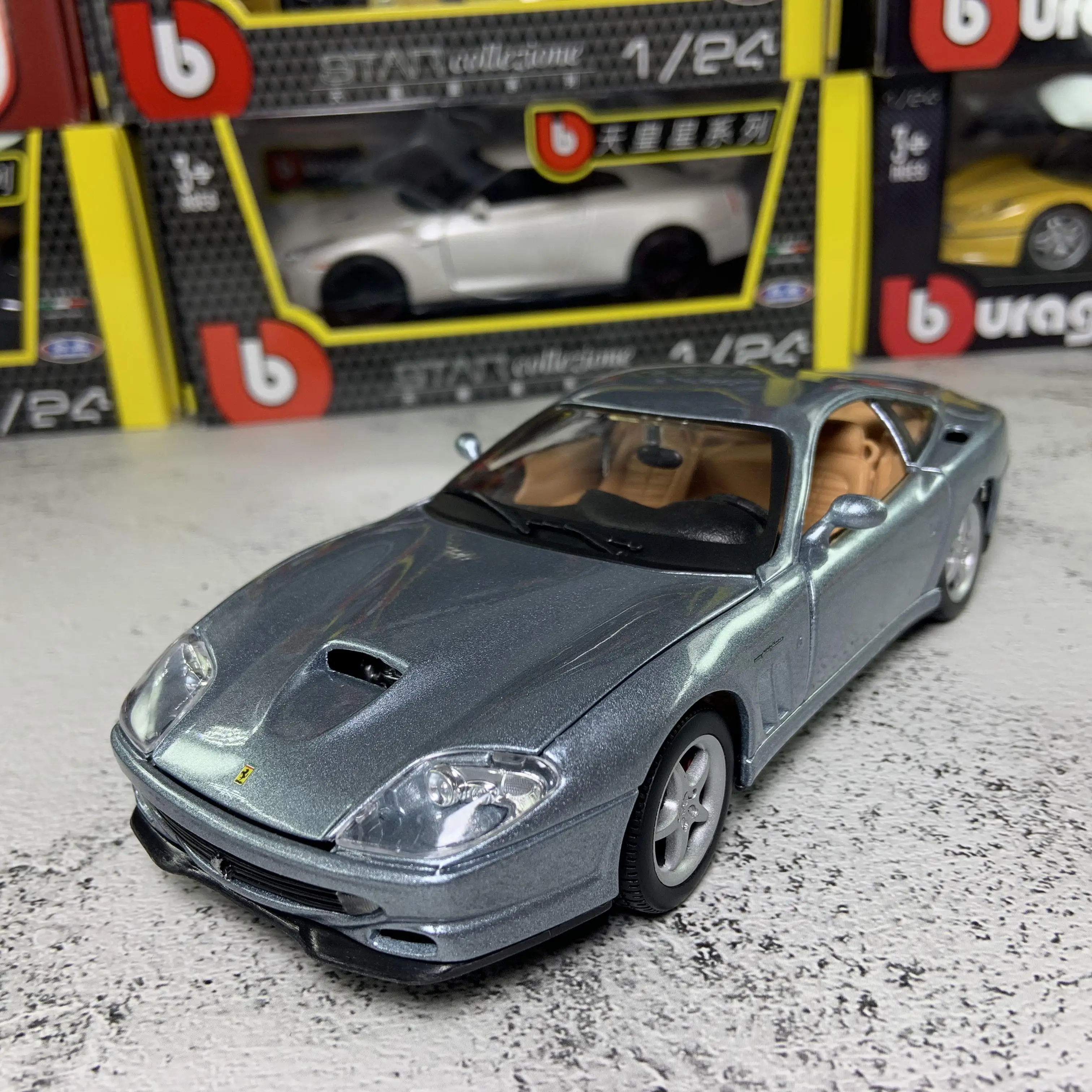 Bburago 1:24 Ferrari 550 gray Car Model Die-casting Metal Model Children Toy Boyfriend Gift Simulated Alloy Car Collection bburago model car ferrari gto spider 1 64 alloy diecast boys toy for kid carro racing children juguetes collection birthday gift