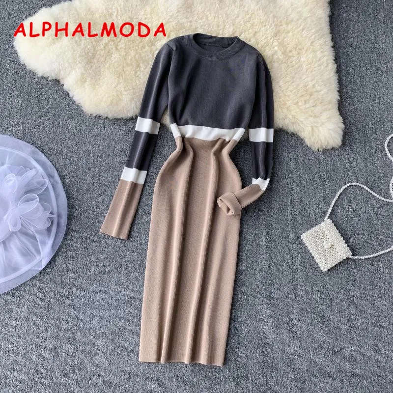 Женское вязаное платье ALPHALMODA осенне зимнее популярного цвета облегающее