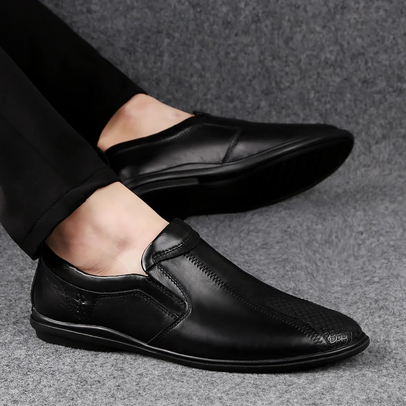 

Men Loafers genuine Leather Casual Shoes slip on Men Loafers Luxury Brand Men fashion breathable Men Falts Shoes Mocasins s5