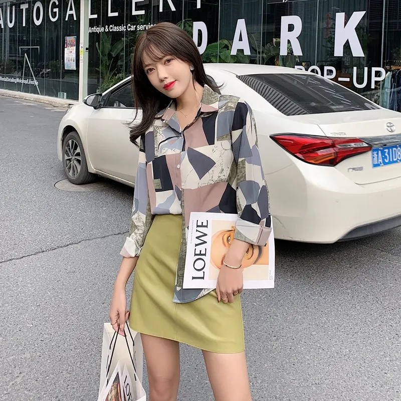 2020 Fashion Chiffon Shirt Spring Shirt Vintage Chiffon Shirt INS Printed Shirt Turn-down Collar Office Lady Plaid Full Regular