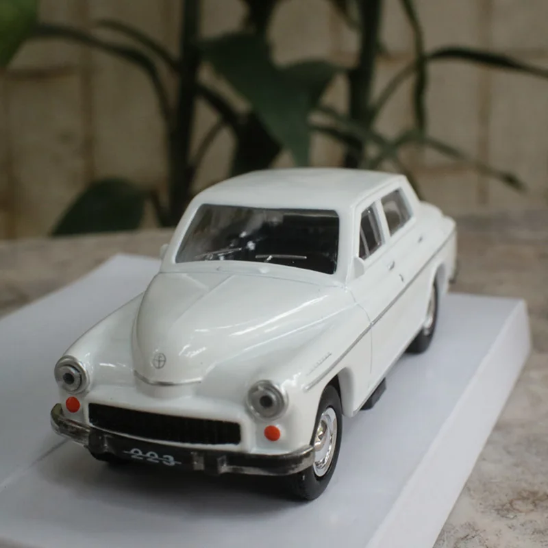 

1/43 Scale Simulation Russia Warsaw Muse 223 Collection Model Alloy Die-casting Vintage Car Birthday Gift
