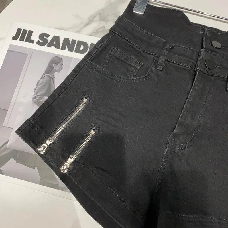 Рисунок 5 - Женские летние джинсовые шорты на молнии