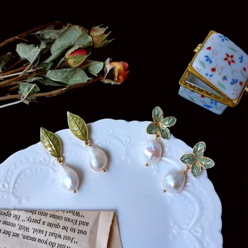 

Bright Eye 925 Silver Plated 14k Real Gold Creative Drip Glaze Fresh Water Pearl Earrings Textured Leaf Ear S