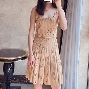

2020 Spring / Summer New Solid Color High Waist Thin Beaded Pleated Knitted Mini Skirt