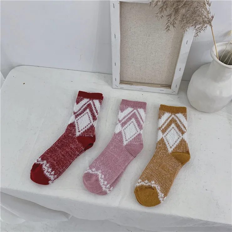 Jeseca Winter Thicken Warm Wool Socks for Women Harajuku Vintage Streetwear Sock Japanese Kawaii Girls Cute Christmas Sock Gifts
