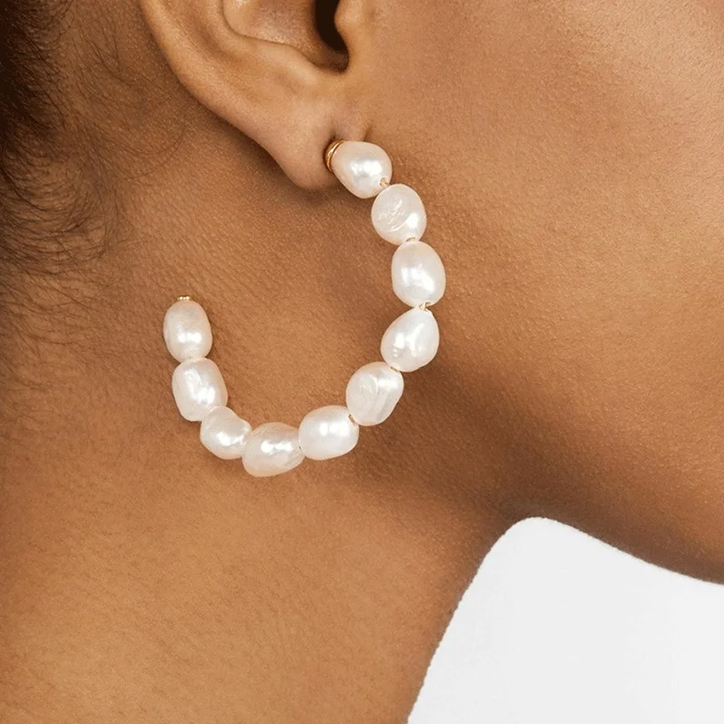 AOMU Новая мода буквы C Форма Имитация жемчужной Сережки для женщин Леди Винтажные преувеличенные ювелирные изделия серьги