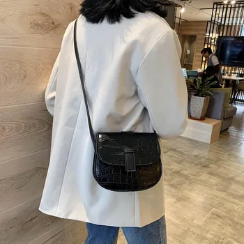 

Women Fashion Shoulder Bags PU Leather Solid Metal Buckle Small Messenger Bag Delicate Crossbody Handbags 19x16x7.5cm