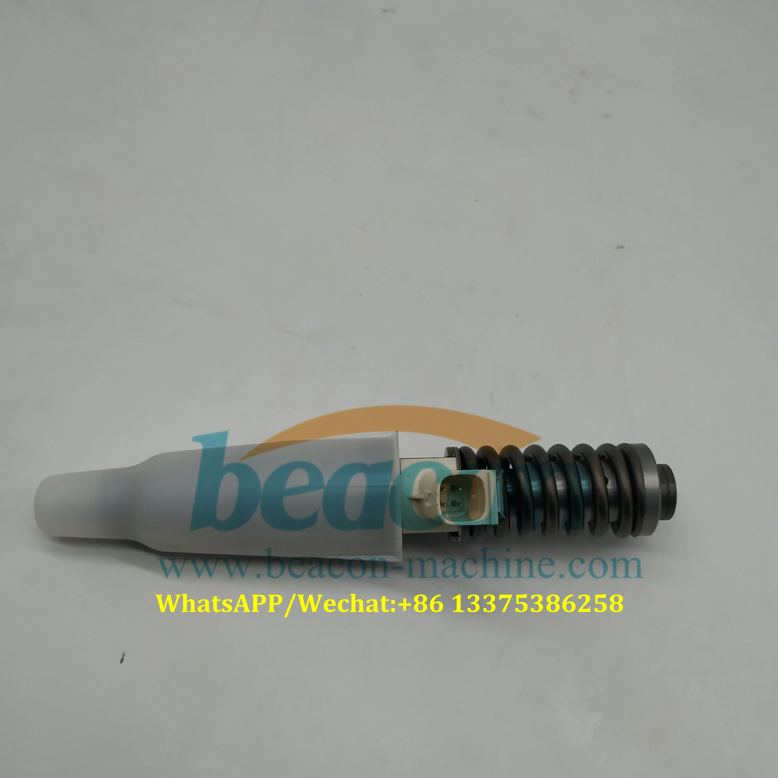 Подлинная Фирменная Новинка дизельного топлива common rail Инжектор 4 pin 21340612 BEBE4D24002