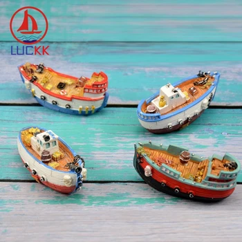 

LUCKK 10CM Resin Pirate Ships 4 Piece Set Aquarium Room Mini Ornaments Sailing Model Decor Accessories Kids Cartoon Toys Gifts