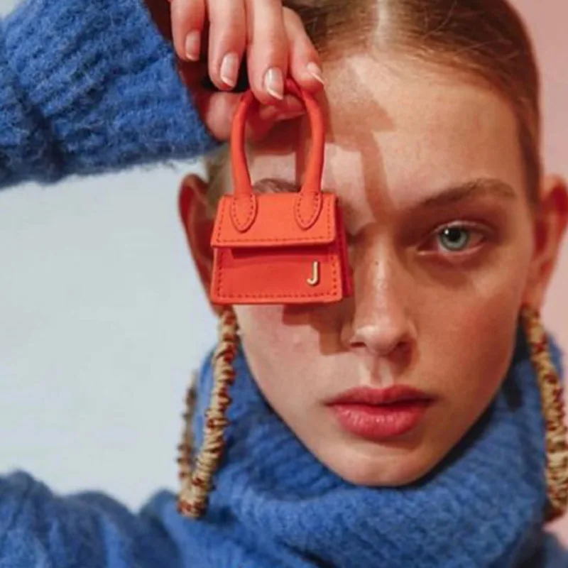 

Hot sale in Europe and America Luxury handbags brand personality embroidered slung bag New Woman Mini Bag Hanging Decoration Bag