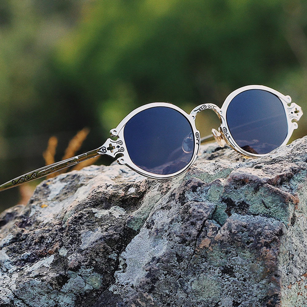 European And American Street Shooting New Glasses Retro Steampunk Sunglasses Gothic Oval Frame Carved Sunglasses Eyewear