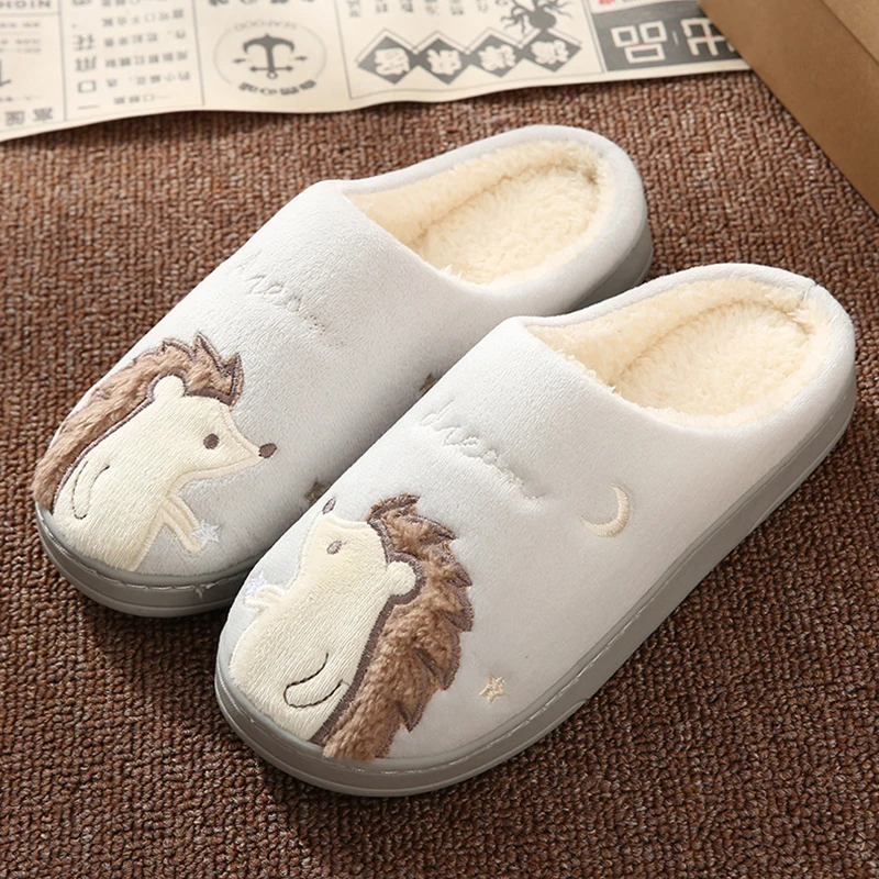 Hedgehog Khaki Женские хлопковые тапочки; зимняя домашняя обувь; женская домашняя обувь; плюшевые тапочки с объемным животным узором; мужские тапочки; большие размеры - Цвет: Hedgehog Khaki