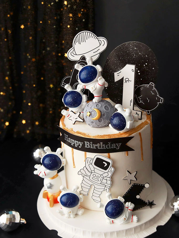 宇宙飛行士ケーキスタンド 宇宙飛行士のケーキで甘さに爆発! 🚀🌠 Ideal for all the cosmic