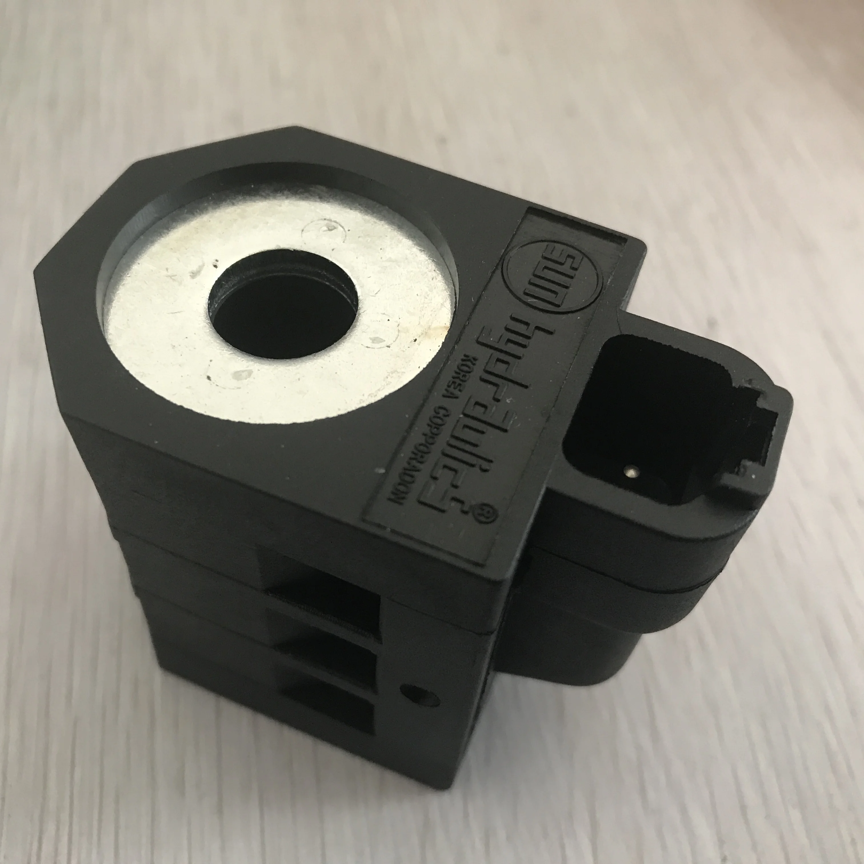 

Запчасти для экскаватора Hyundai R60/150/215/225-7, катушка электромагнитного клапана