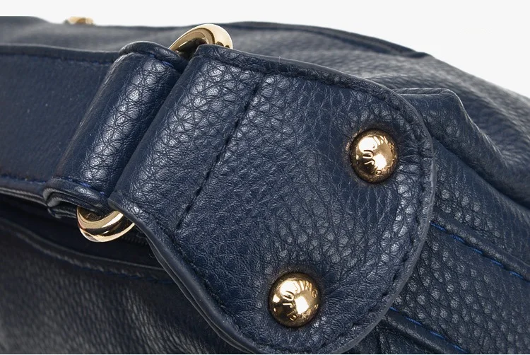 3827679976_1960693055