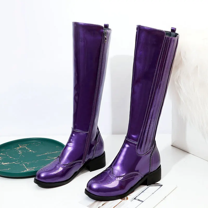 Модные сапоги до колена; женские осенние высокие сапоги из лакированной кожи на низком каблуке; удобные плюшевые зимние женские сапоги на молнии - Цвет: Фиолетовый