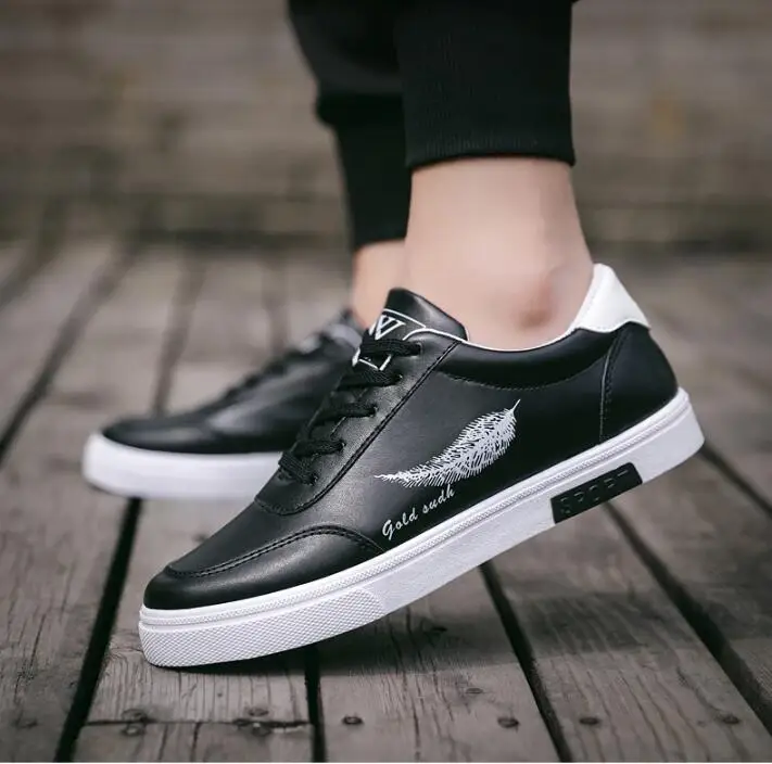 

YeddaMavis Black Shoes Men Shoes New Breathable Non-slip Sneakers Men Trainers Fashion England Low Men's Casual Running Shoes