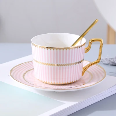 Cup D Чашка-Тройник, винтажная керамическая кофейная чашка, многоразовые чашки для эспрессо, блюдце, набор, чашка из костяного фарфора, тазззин, ложка для дома LZI100 - Цвет: Cup D
