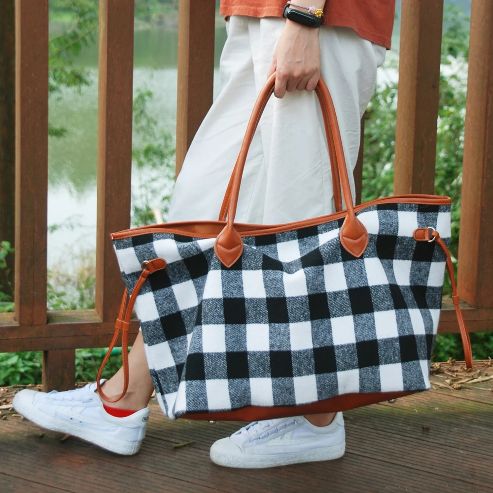 black & white plaid tote bag (1)