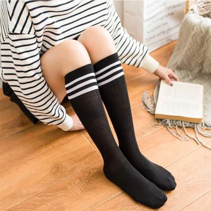 Medias deportivas a rayas negras estilo Harajuku, calcetines de algodón hasta la rodilla para mujer