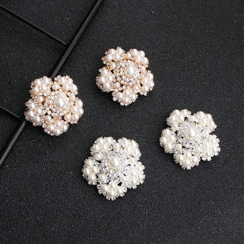 

2019 Newest Delicate Girls Earrings Simple Flower Pattern Clip Earrings for No Pierced Ear Ladies Wedding Accessories