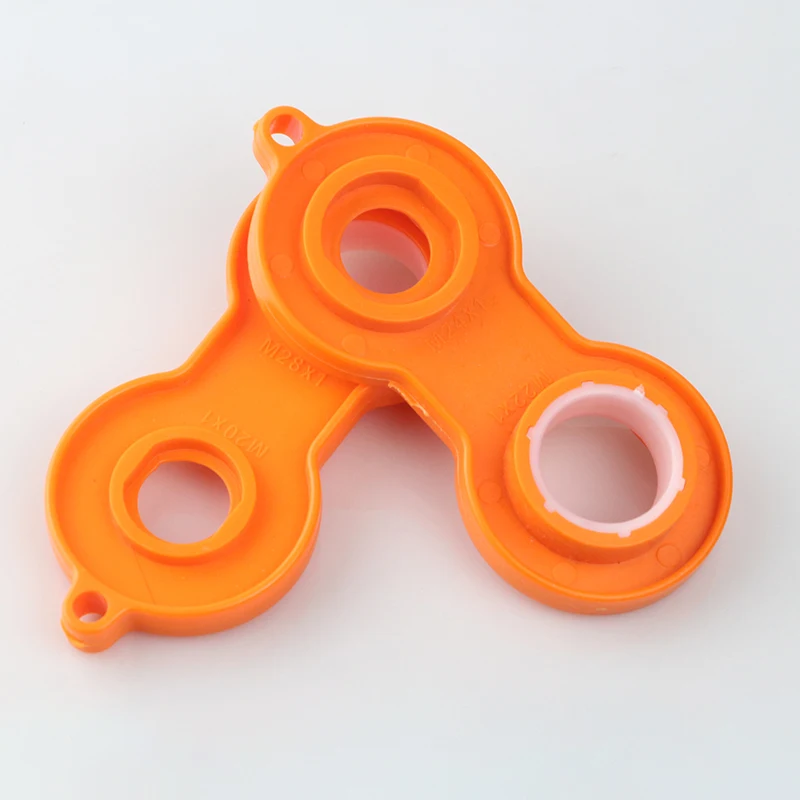 1 Uds salida de agua Universal llave burbujeador de la llave desmontaje herramienta de limpieza de cuatro lados disponible Bubbler amarillo llave