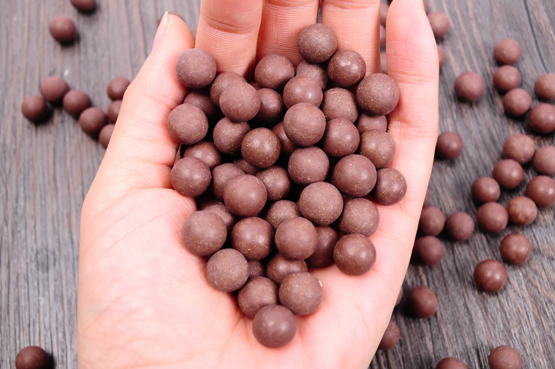 100pcs/pack Slingshot Mud Balls Beads for Hunting Sling Shot Catapult Ammo Description Image.This Product Can Be Found With The Tag Names Mud balls beads hunting, Paintball hunting balls, Paintball slingshot ammo, Wargame balls accessories