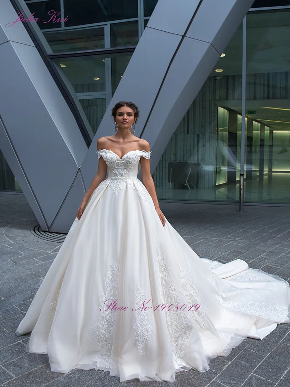 Julia Kui Off The Shoulder A Line Wedding Dress With Sweetheart Neckline Princess Court Train Bride Dress 2
