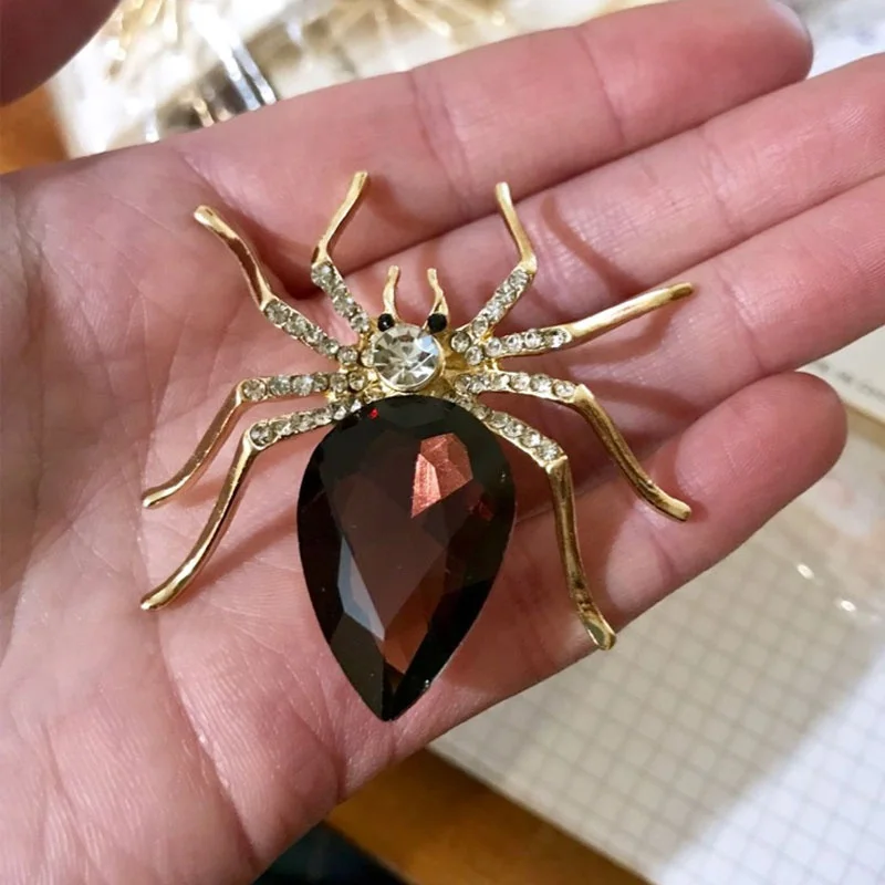 EMEGCY Spider Brooch For Women – Blue Crystal Rhinestone Gold Plated Lapel Pin, Copper Base Jewelry Gift