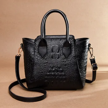 

2020 new European and American fashionable crocodile pattern lady's one-shoulder oblique middle-aged women's handbag