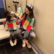 Вязаный свитер; Одинаковая одежда для мамы и дочки; сезон осень-зима; повседневный костюм в цветную клетку для всей семьи «Мама и я»