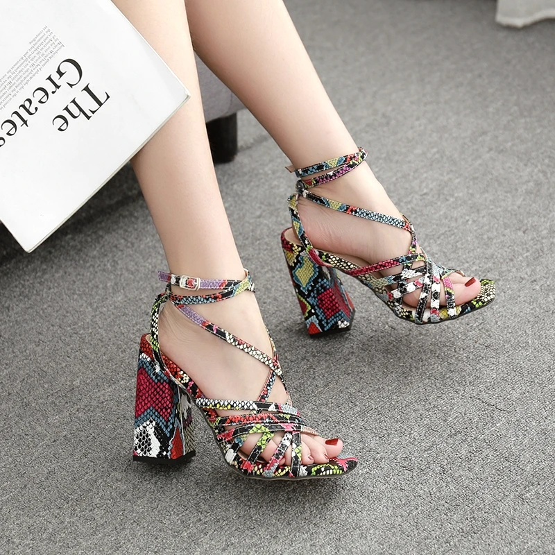 

2019 New Colored snake Cross Narrow Bnad Sandals Block High Heeled 12 cm Gladiator Women Sandals Red Casual Shoes Roman Heeles