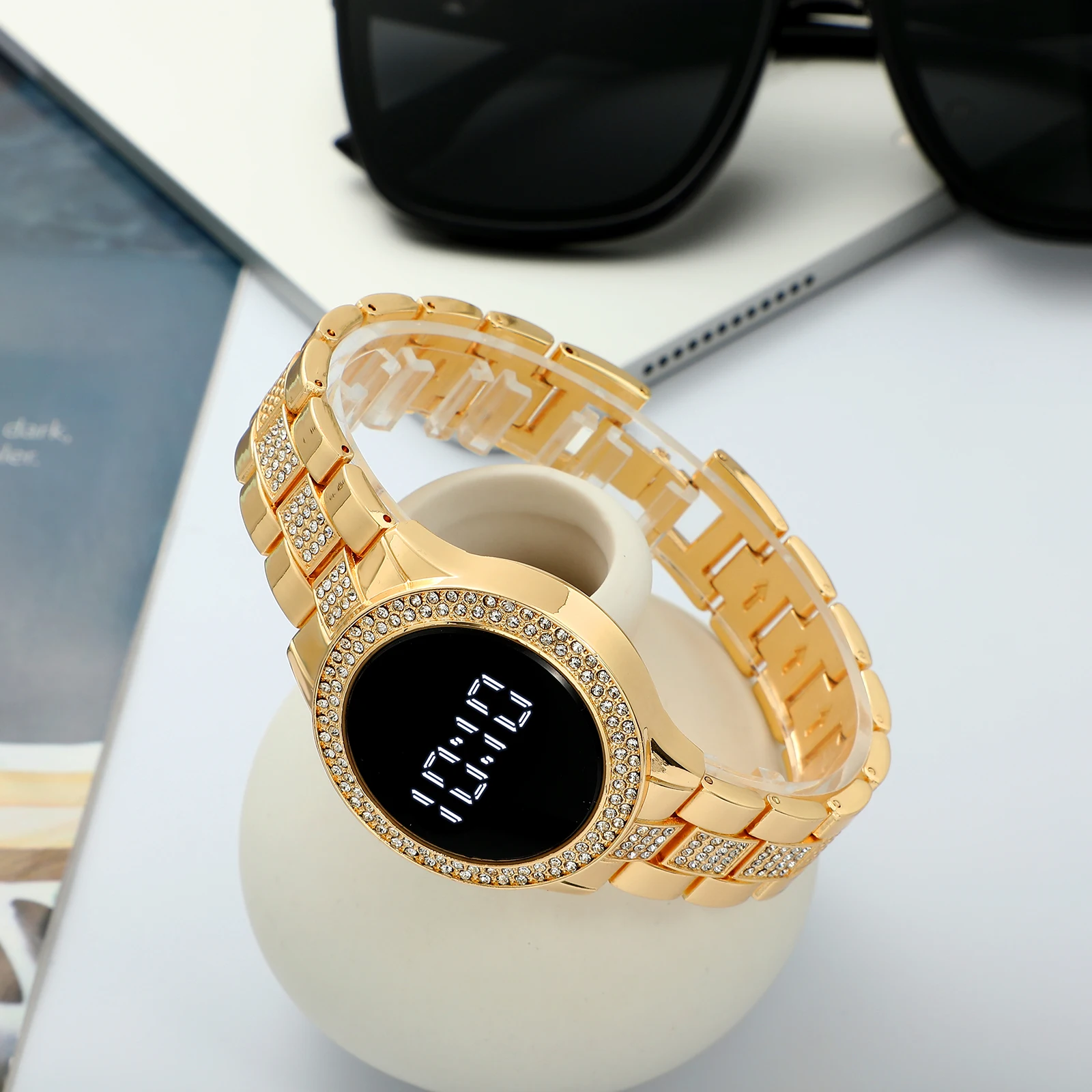 Trending Products 2021 New Fashion Stainless Steel Band Women Led Digital Watches Rhinestone Women's Wrist Watch Relogio Clock 4