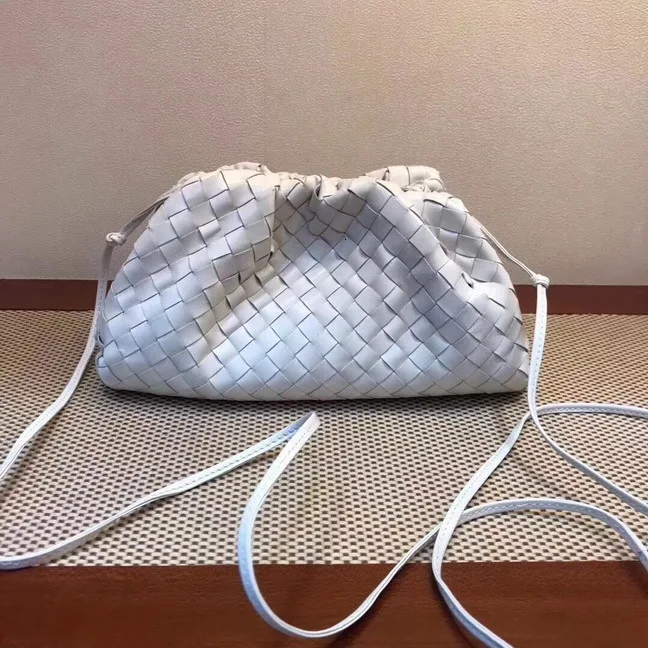 Кожаный тканый конверт, сумка для вязания, роскошные женские сумки, дизайнерские объемные кошельки и сумки клатч кошелек - Цвет: White