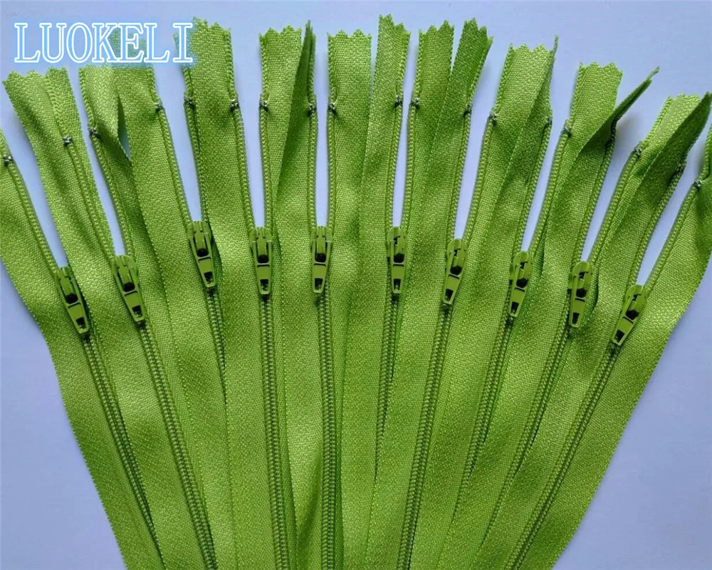 10 шт 3# закрытые нейлоновые катушки молнии(14 дюймов) 35 см портной процесс шитья многоцветные опционально - Цвет: Green