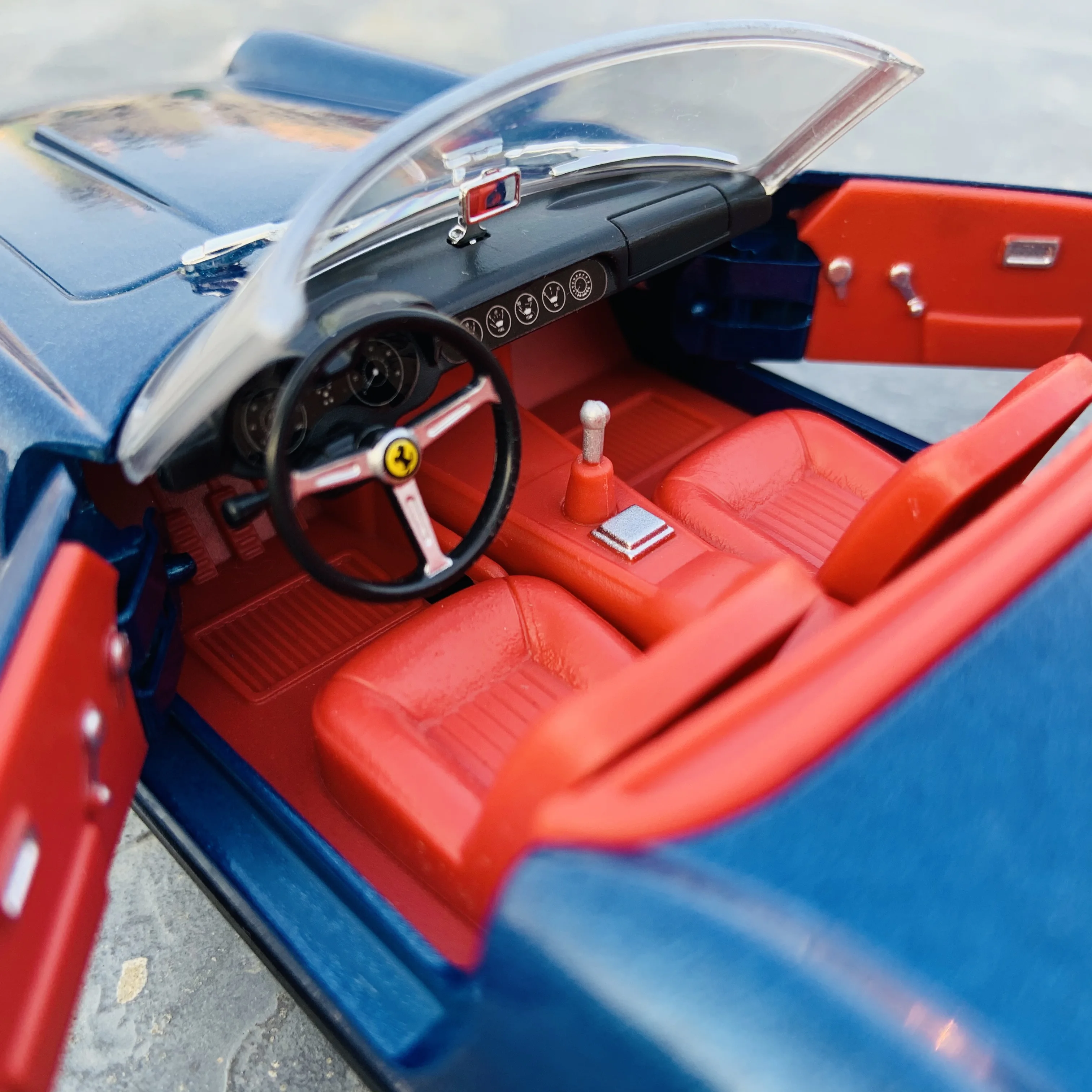 Bburago коллекция Ferrari 250GT 1:24 от производителя Авторизованная модель автомобиля из