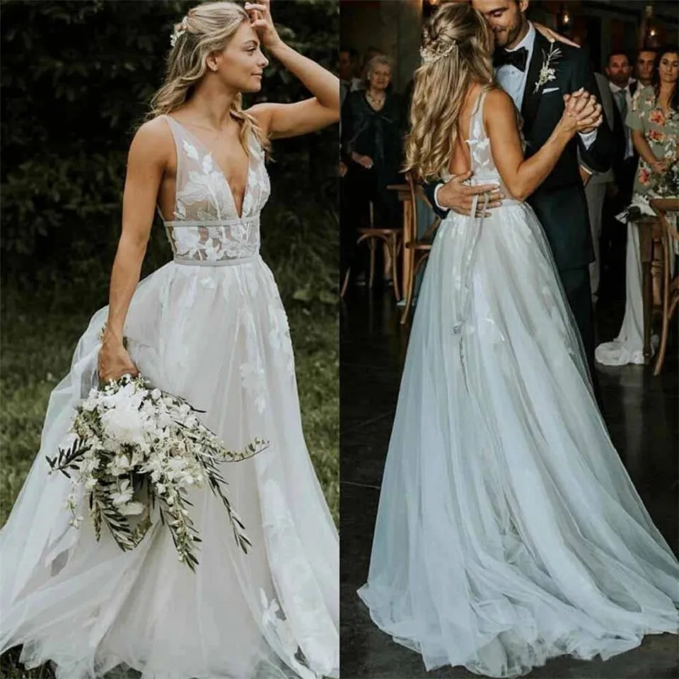 

Chic V Neck Ivory Lace Appliques V Back Wedding Dresses For Bride with Appliques Lace up Vintage Beach White Bridal Gowns