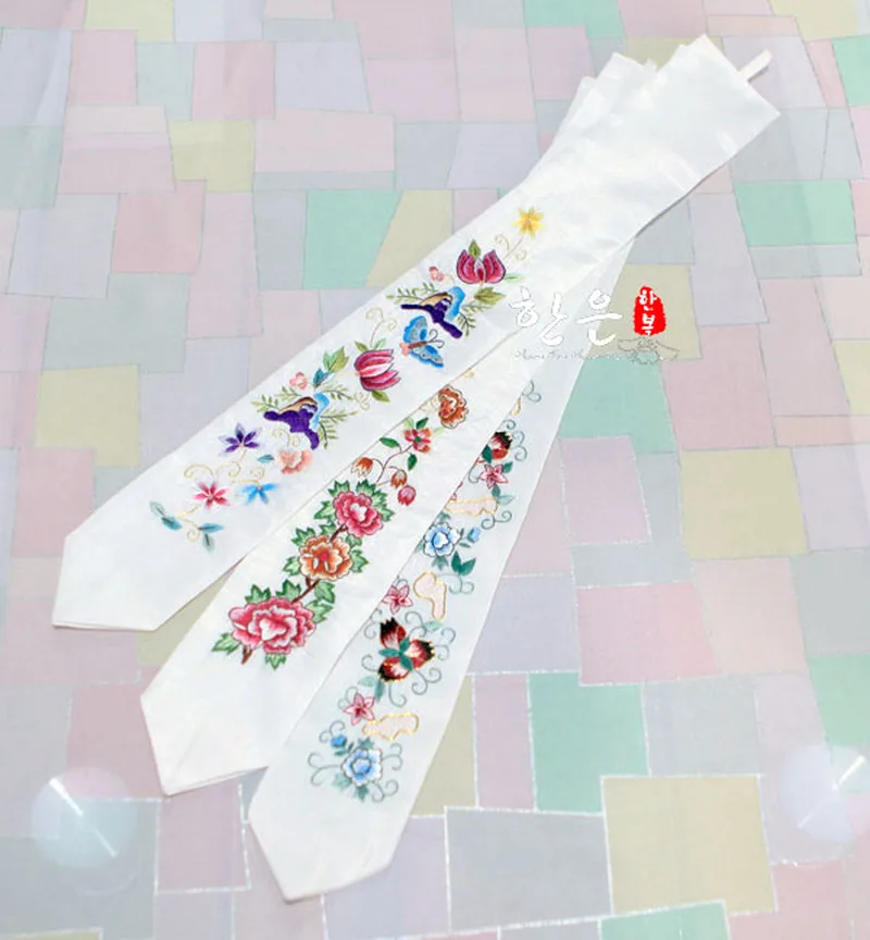 2021 Fashion Embroidered Tears Streamer Hanbok Ornaments Children's Hanbok Pendant 4 pcs american football waist belt type flag rugby training ribbon game streamer label webbing for children each white belts