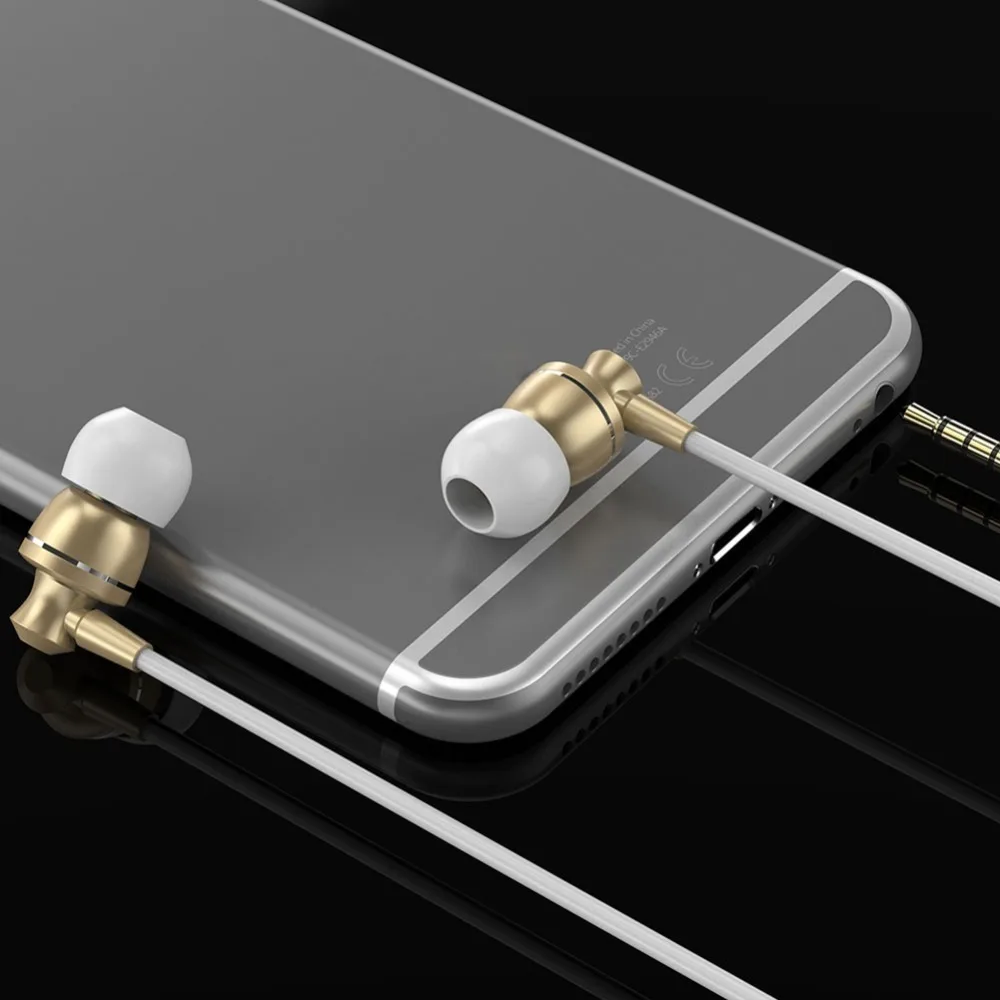 noise canceling headphone