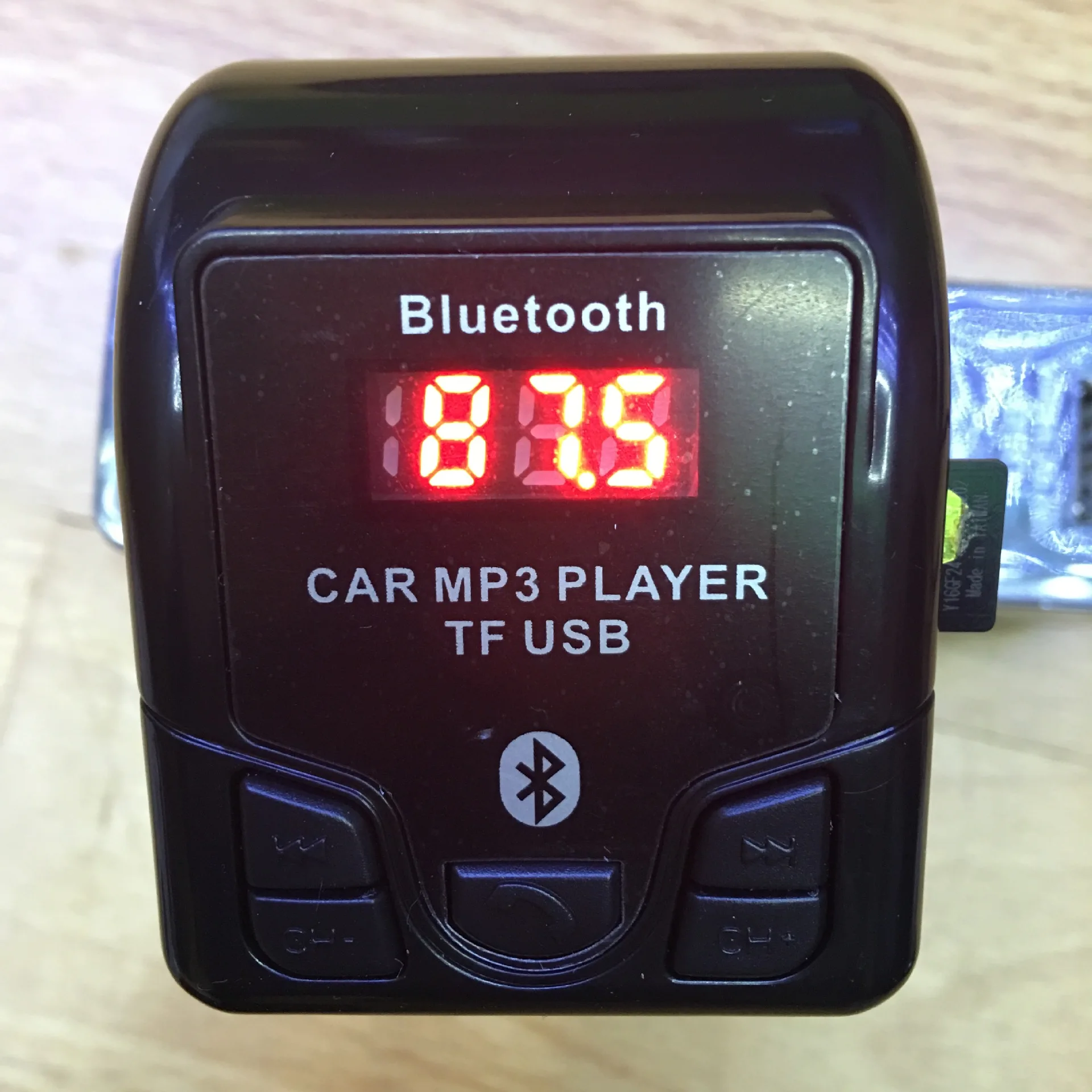 Автомобильный Bluetooth MP3 автомобильный MP3 автомобильный держатель карты Instert MP3 плеер Автомобильный MP3 Bluetooth Hands-Free зарядка