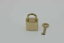 Кожаная сумка для ручной клади металлический замок с ключом LY723-94310 Кожаная сумка для ручной клади металлический замок с ключом LY723-94310