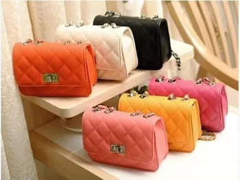 

New Embroidery Lozenge Small Turn-lock Small Bag for Women Single Shoulder Cross-body Bag with A Hand Shaping Bag
